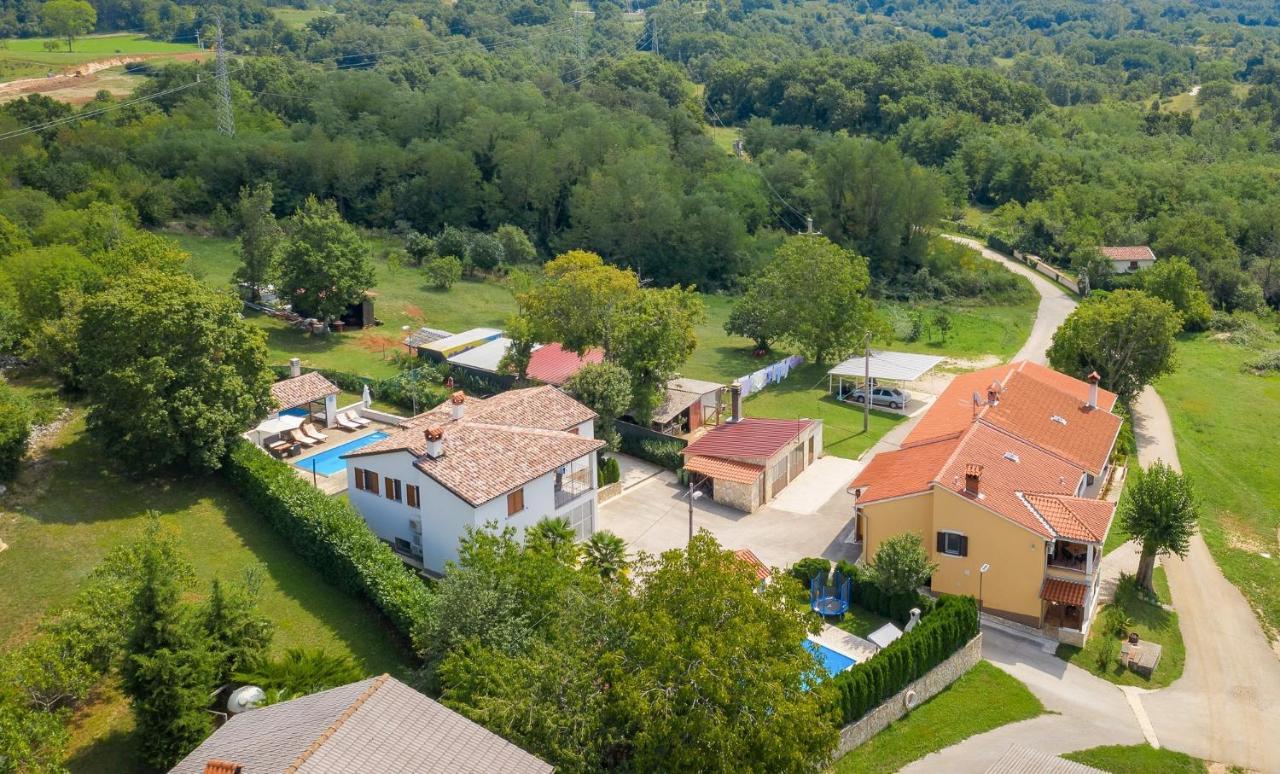 House Semy With Private Pool Villa Pazin Luaran gambar