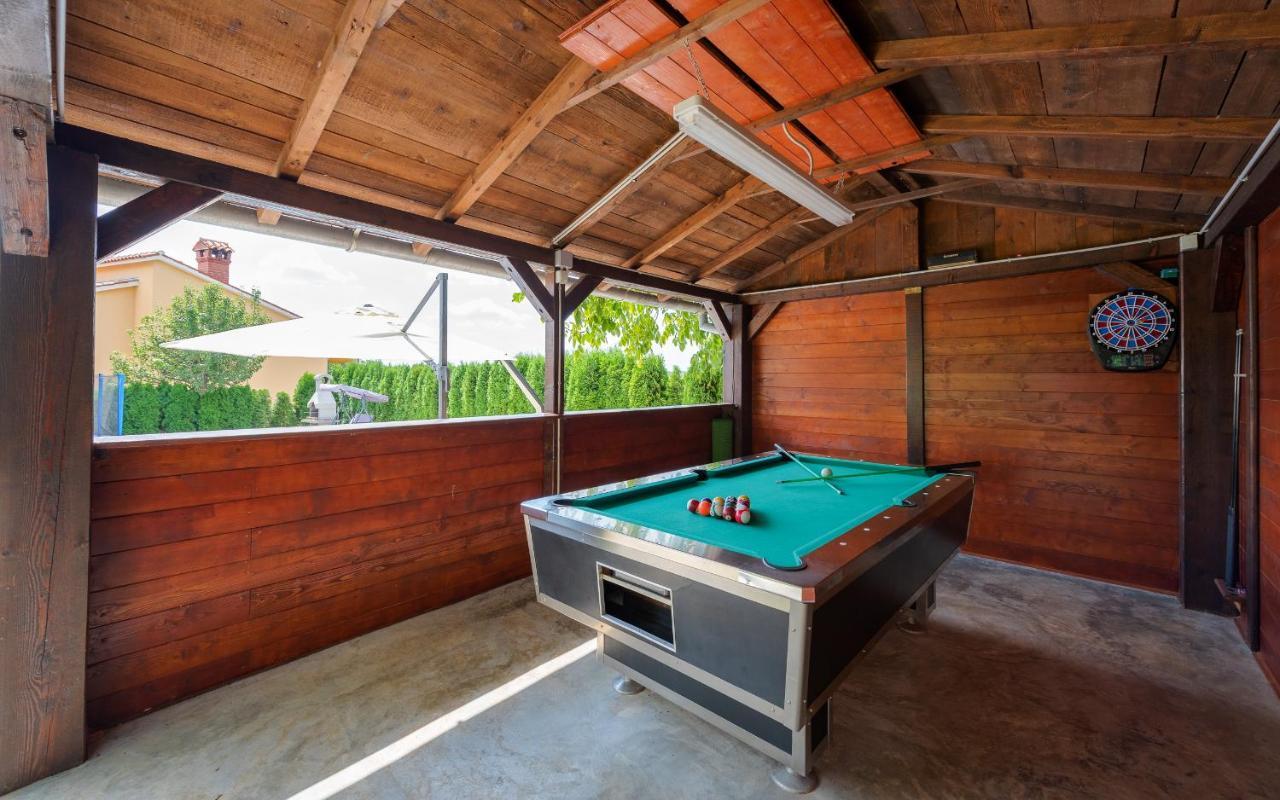 House Semy With Private Pool Villa Pazin Luaran gambar