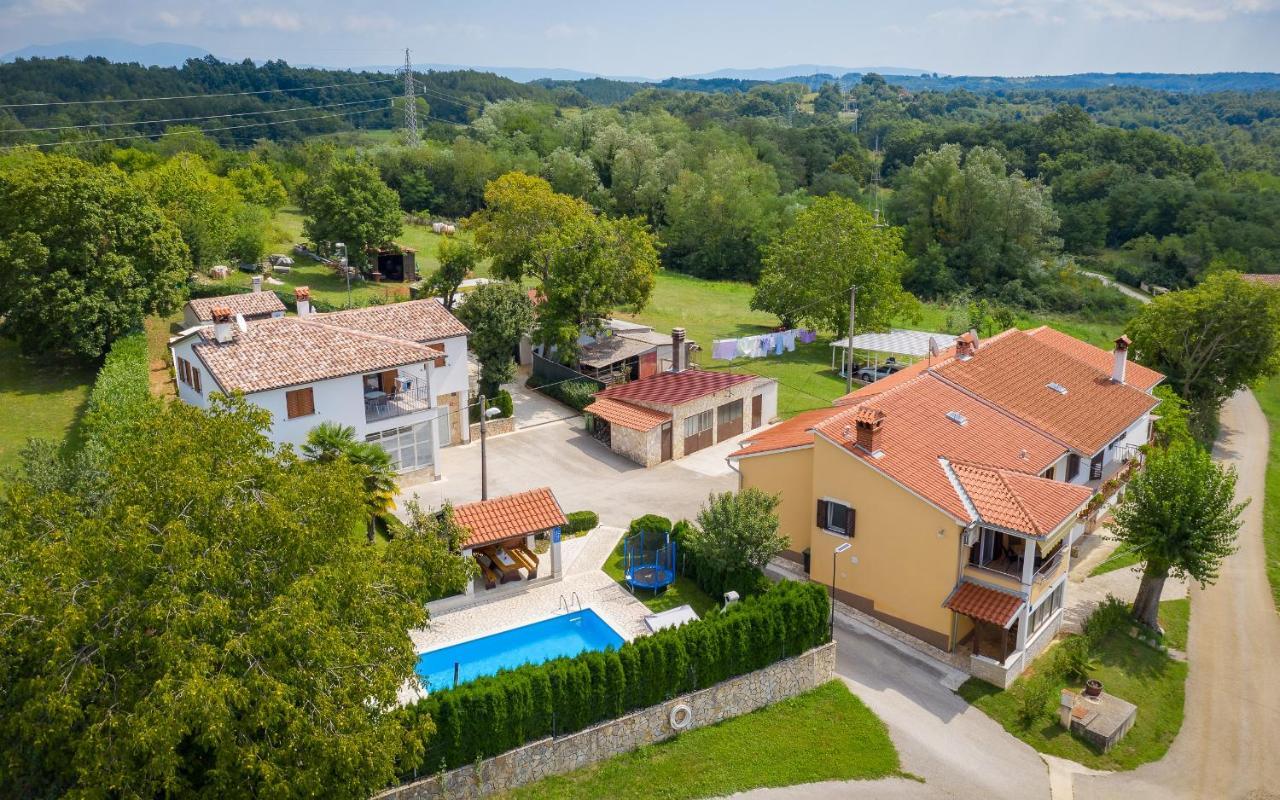 House Semy With Private Pool Villa Pazin Luaran gambar