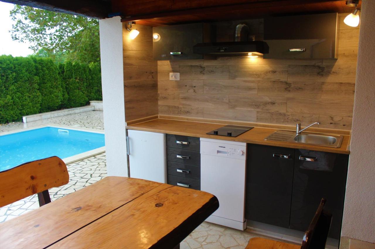House Semy With Private Pool Villa Pazin Luaran gambar