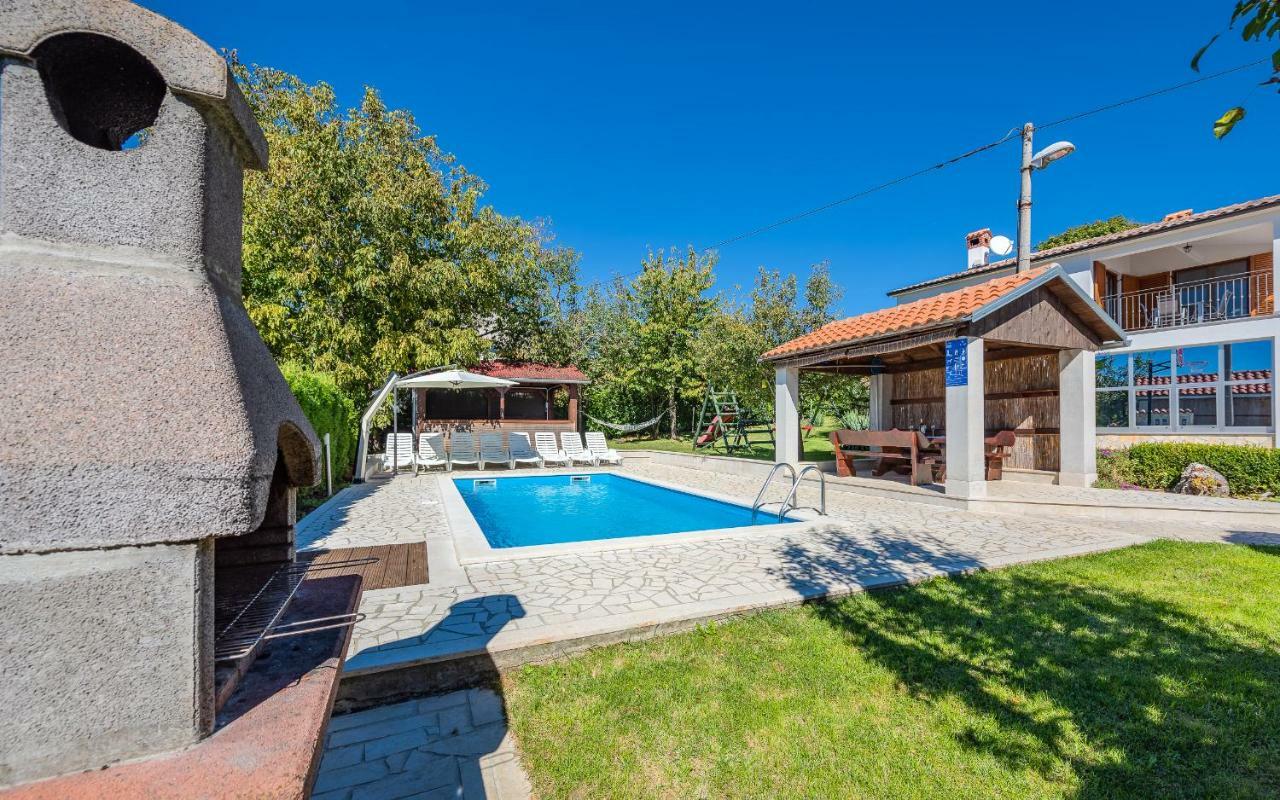 House Semy With Private Pool Villa Pazin Luaran gambar