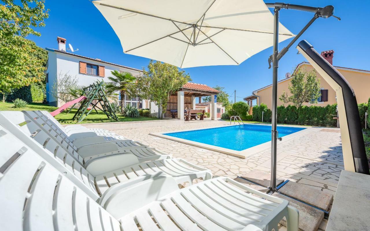 House Semy With Private Pool Villa Pazin Luaran gambar